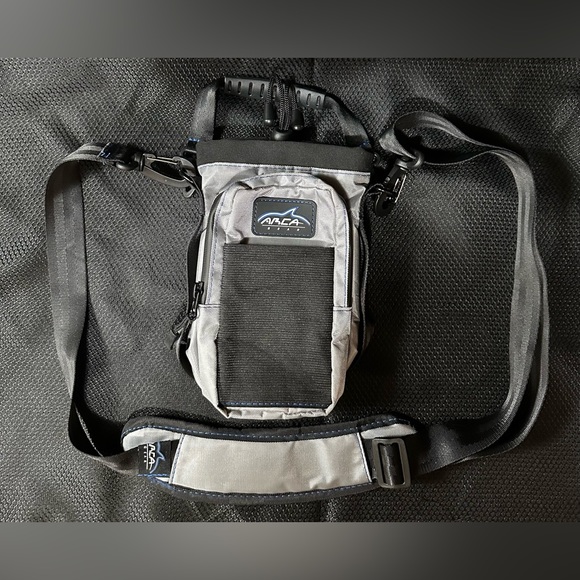 Arca Gear 64oz Hydro Carrier With Sling Carry Handle Gray And Black No Bottle - Picture 7 of 7